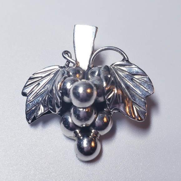 Vintage Sterling Silver Grape Fruit Repousse Slide Pendant - Picture 4 of 5
